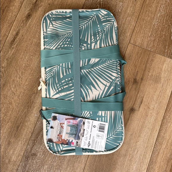 NWT Aloha Collection Collapsible Beach Tote - Picture 2 of 7